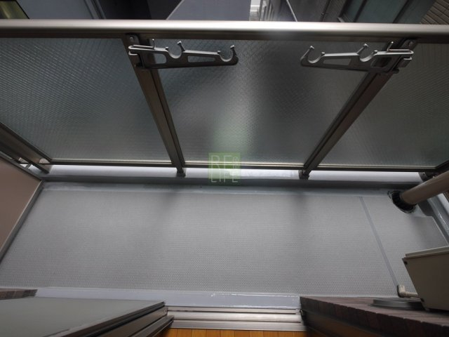 バルコニー　別部屋の参考写真になります。