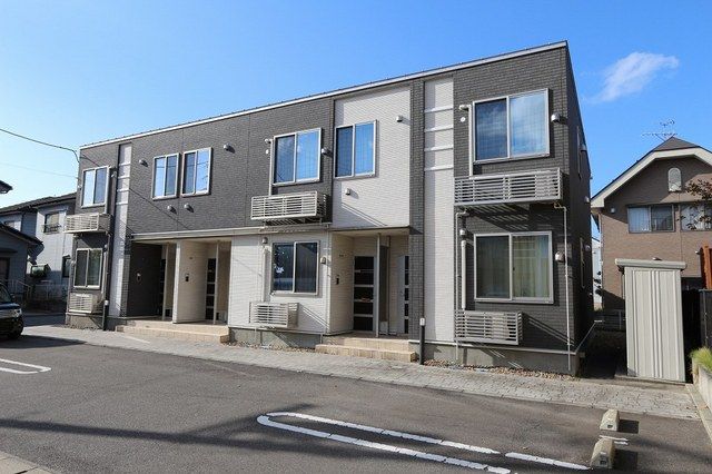 ＪＲ白新線 新崎駅 バス乗車時間：12分 最寄りバス停で下車 徒歩10分 築16年