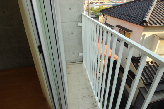 バルコニー　※他の部屋の画像です。