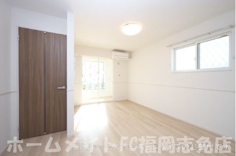 ＪＲ篠栗線 篠栗駅 徒歩18分 2階建 築6年の居間写真
