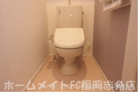 ＪＲ篠栗線 篠栗駅 徒歩18分 2階建 築6年のトイレ写真