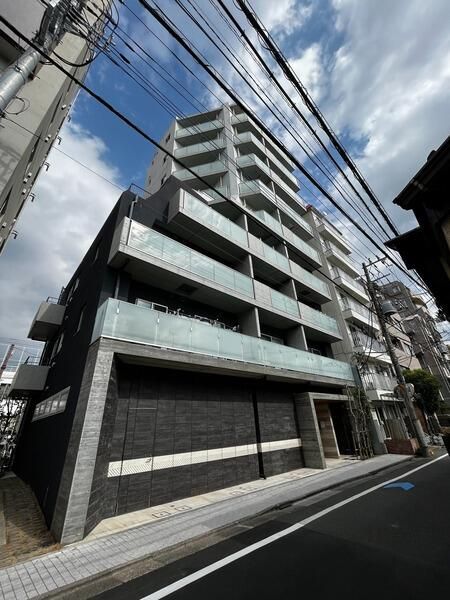 建物外観　鉄筋コンクリート造・総戸数は22戸です。
