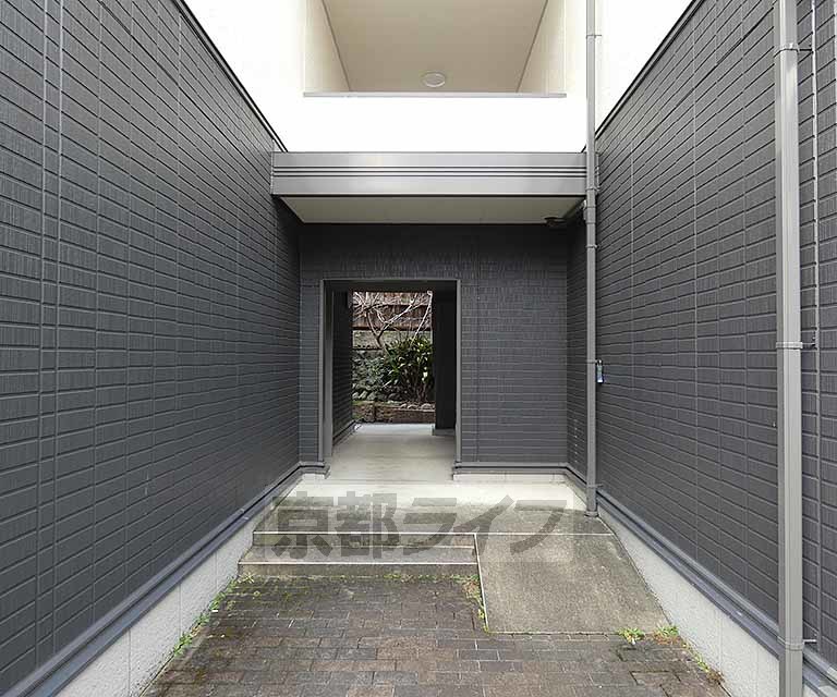 地下鉄烏丸線 北大路駅 徒歩24分 2階建 築20年の外観写真