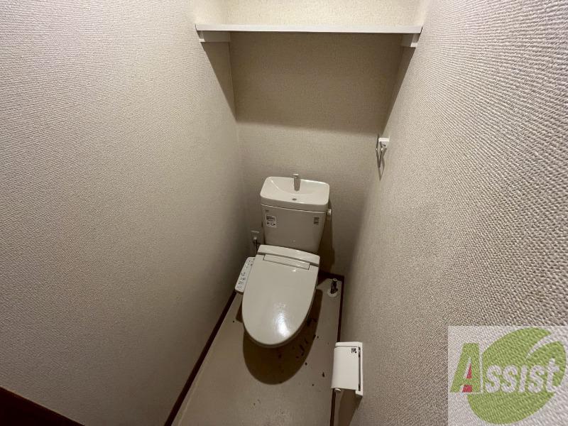 トイレ　こちらはトイレです。清潔感があり、安心して使用できます。