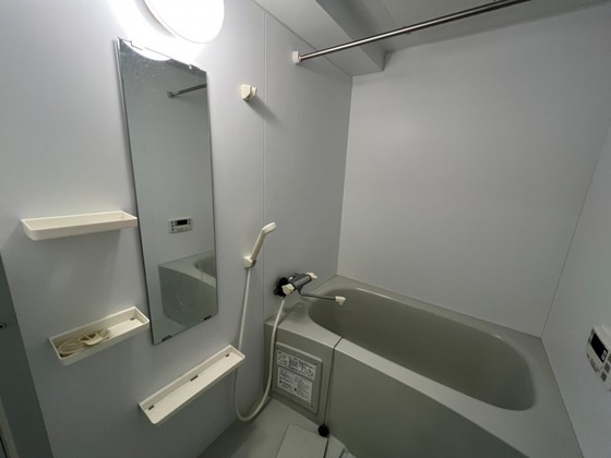 バス・シャワールーム　※別部屋の写真です