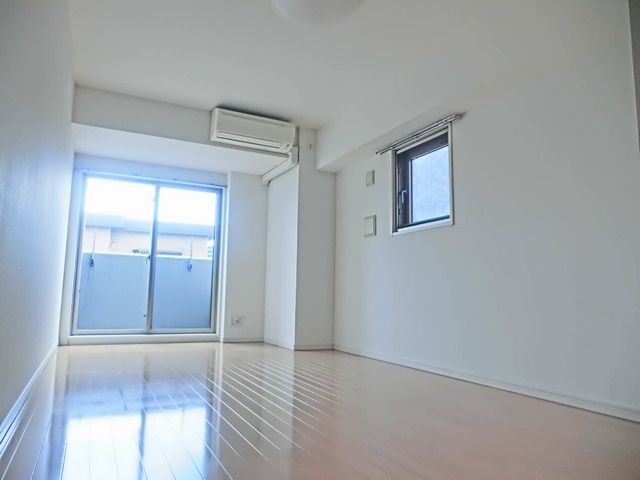 居室・リビング　★角部屋２面採光★