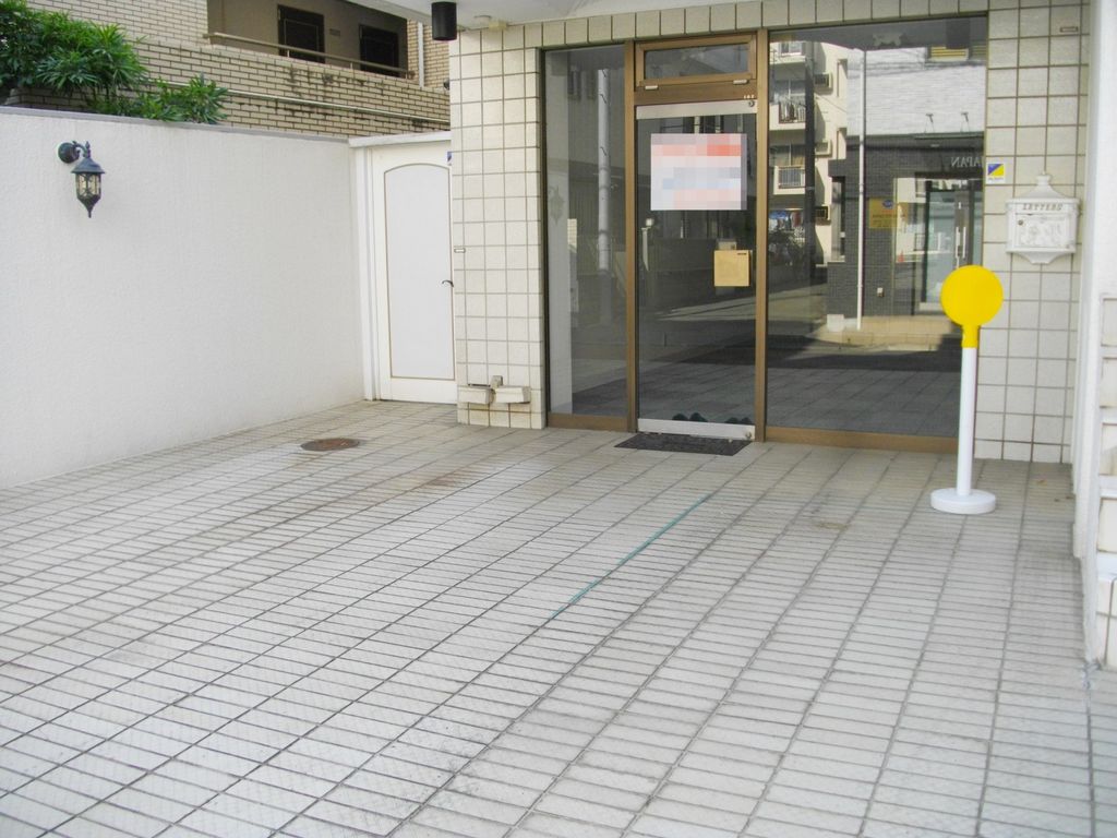 ロビー　真下の１階