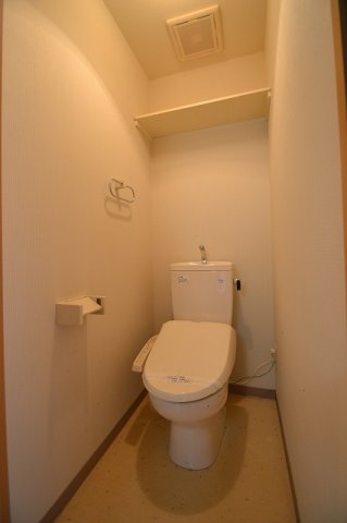 トイレ　清潔感のあるトイレです