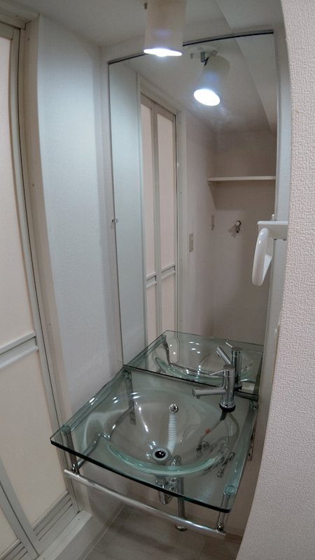 洗面設備　同タイプ別部屋の写真となります