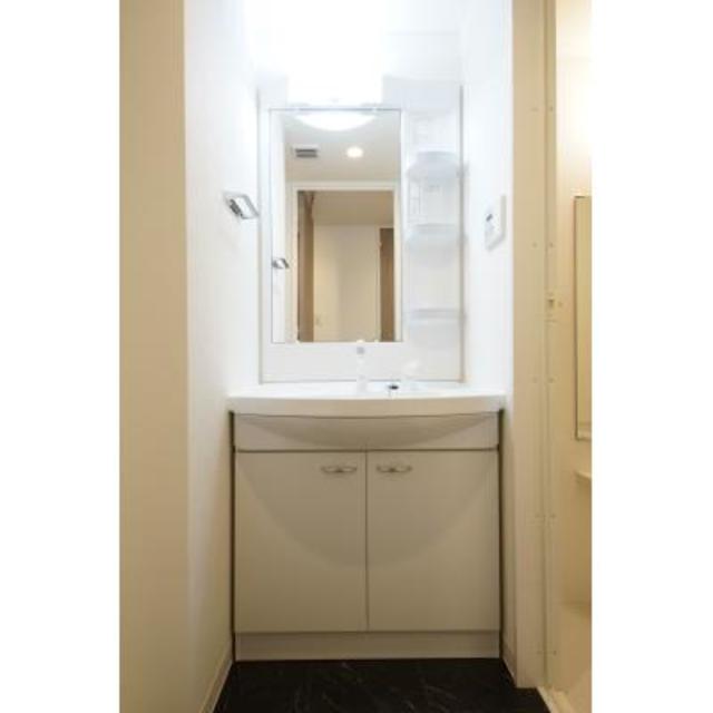 洗面設備　※写真は同タイプ住戸です。