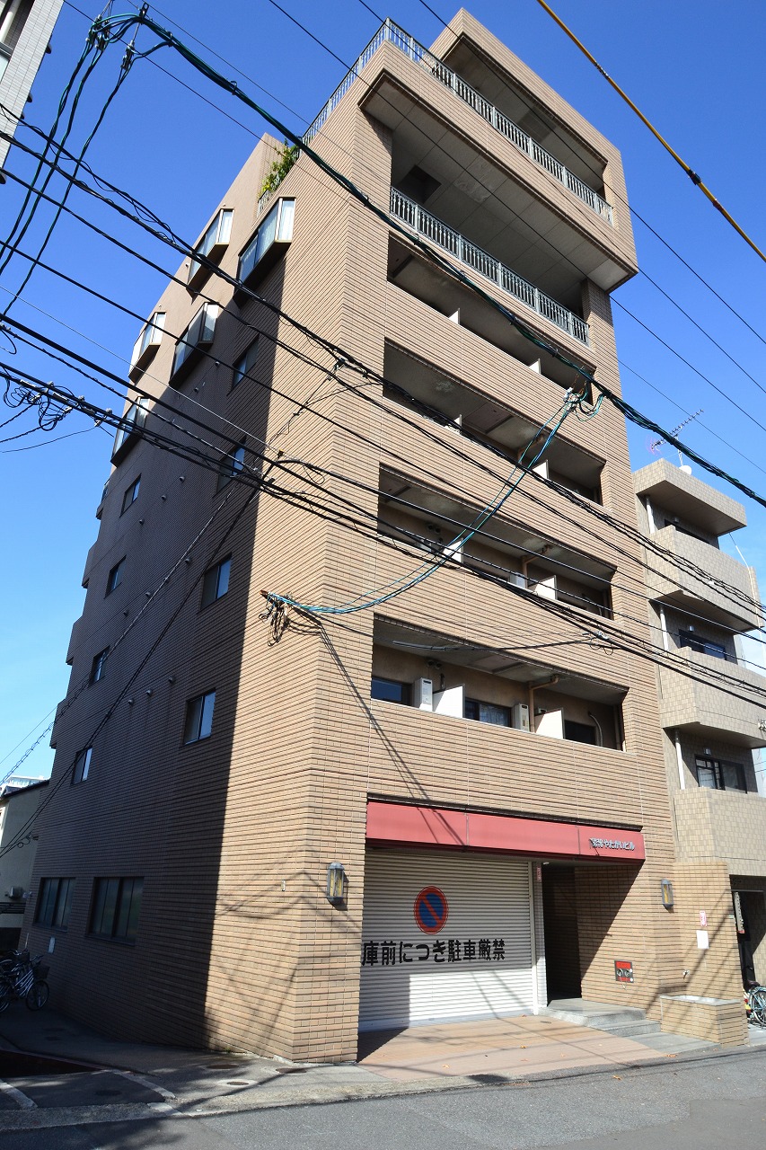 広島市東区牛田本町のマンションの建物外観