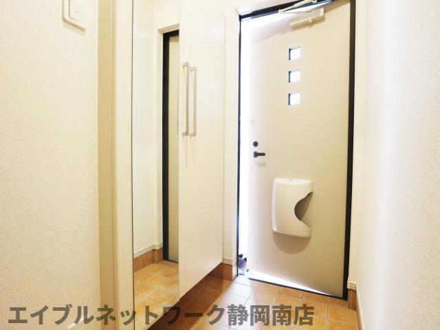 玄関　シンプルで使いやすい玄関です