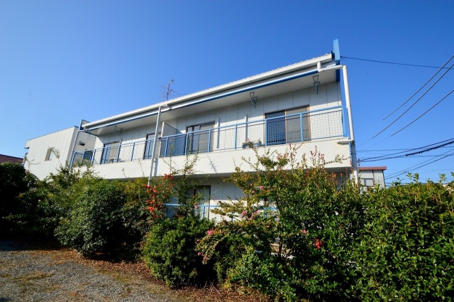 岡山市東区楢原のマンションの建物外観