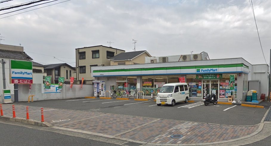 コンビニ　ファミリーマート羽曳野白鳥店（コンビニ）まで580m
