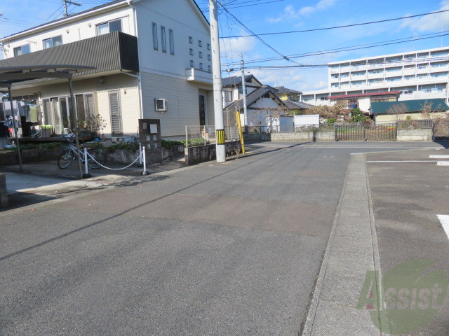 【仙台市青葉区愛子中央のアパートの駐車場】