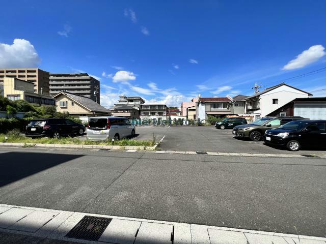 【岐阜市寿町のマンションの駐車場】