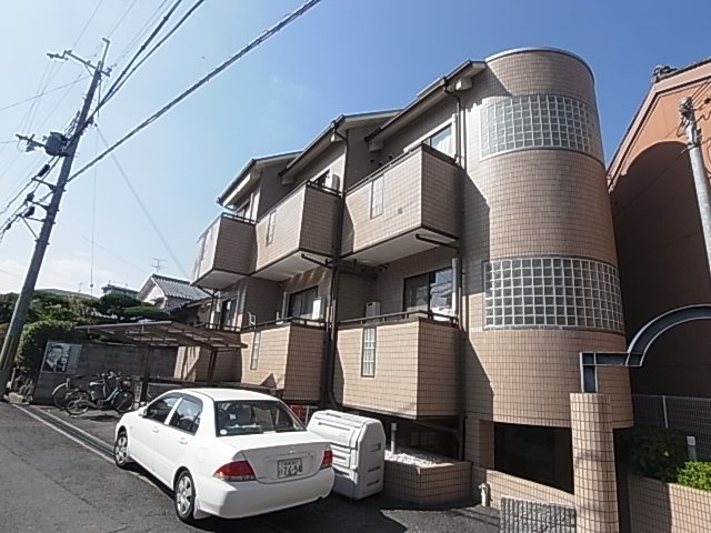 【奈良市あやめ池南のマンションの建物外観】