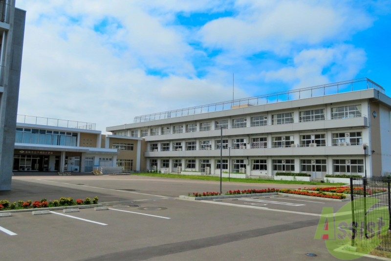 【ラルーチェの小学校】