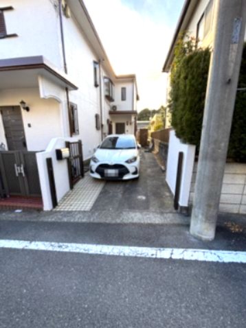 駐車場　お車のサイズによっては縦置きで2台駐車可能！