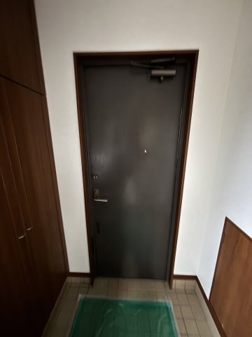 エントランス　ゆとりのあるエントランスです♪