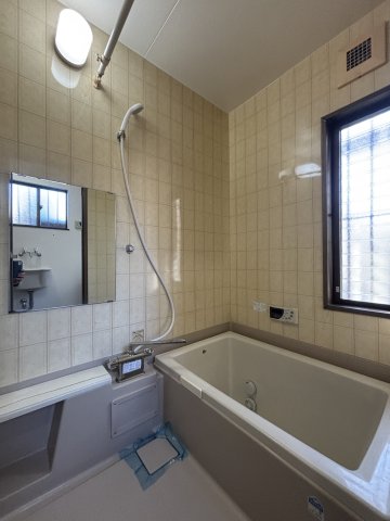 バス・シャワールーム　お風呂で日々の疲れを落としましょう♪