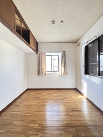 その他部屋・スペース　開放的な寝室です♪