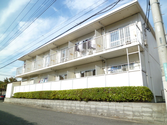 日野市万願寺のマンションの建物外観