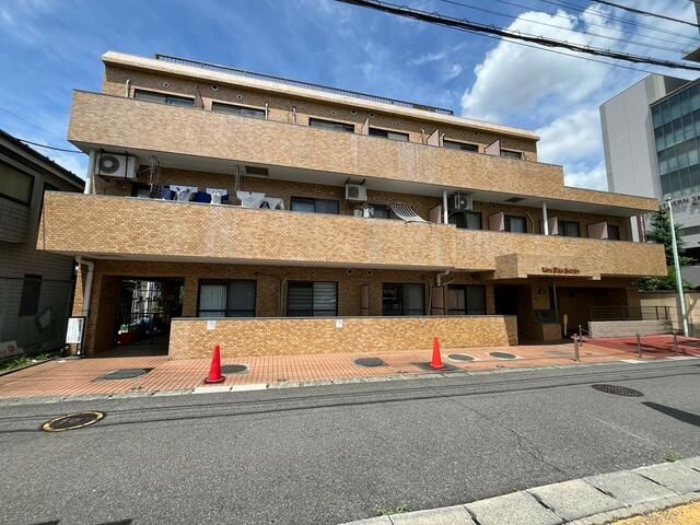 八王子市子安町のマンションの建物外観