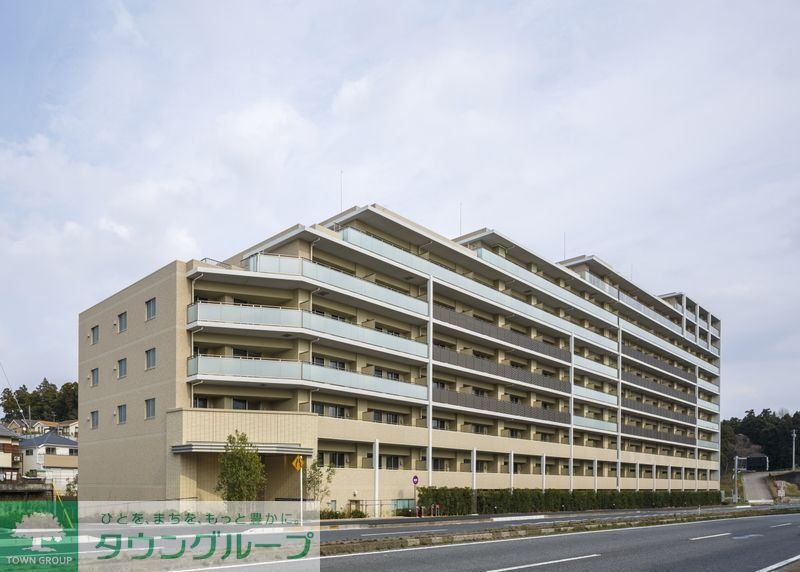 【クレストフォルム柏サウスウイングの建物外観】