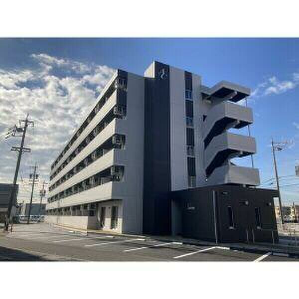 【半田市旭町のマンションの建物外観】