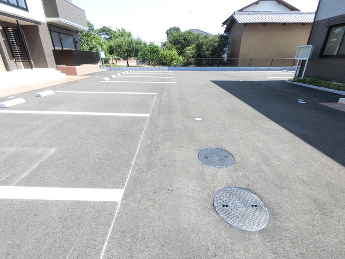 【太田市富沢町のアパートの駐車場】