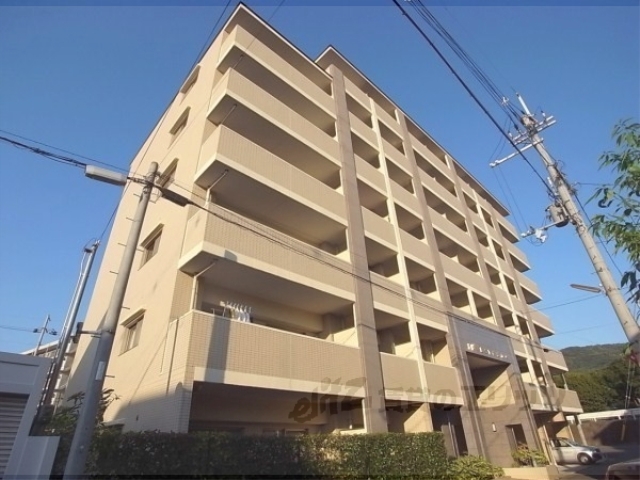 京都市左京区田中東高原町のマンションの建物外観