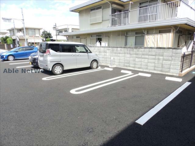 【古河市本町のアパートの駐車場】