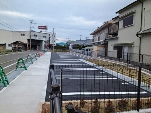 【コンソラトゥールの駐車場】