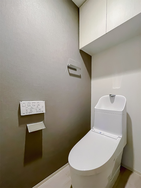 トイレ　※写真は同タイプ住戸です。