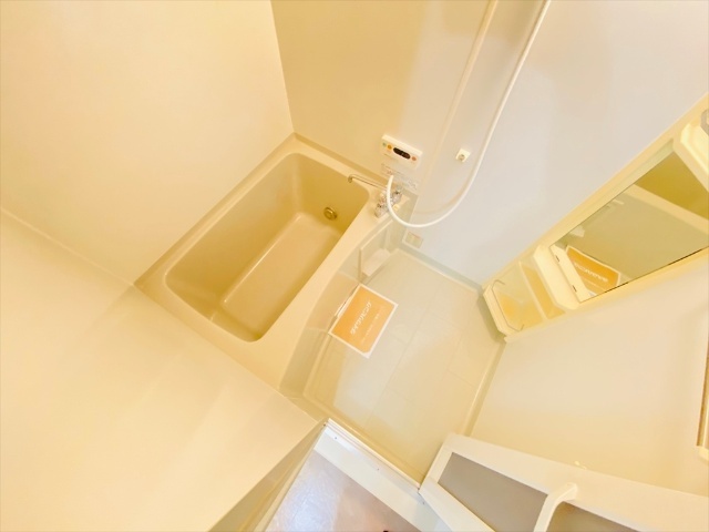 バス・シャワールーム　同一建物内２０２号室内装写真転載