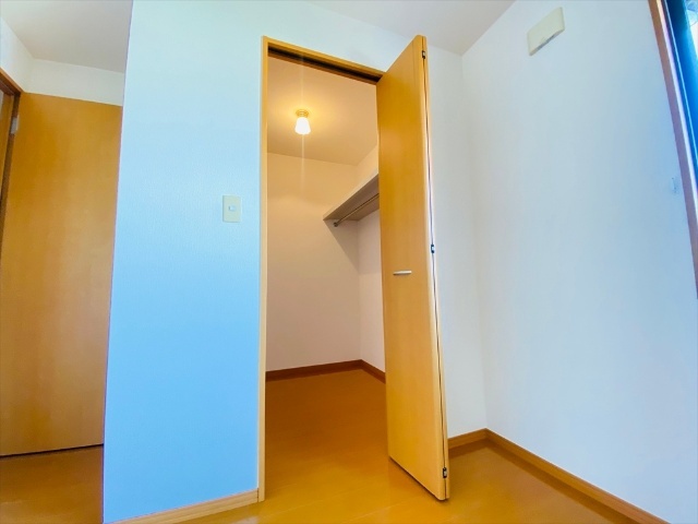 収納　同一建物内２０２号室内装写真転載