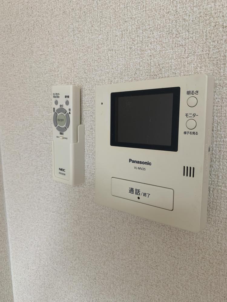 セキュリティ　モニター付きインターホン