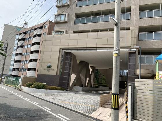 建物外観　敷地内入口