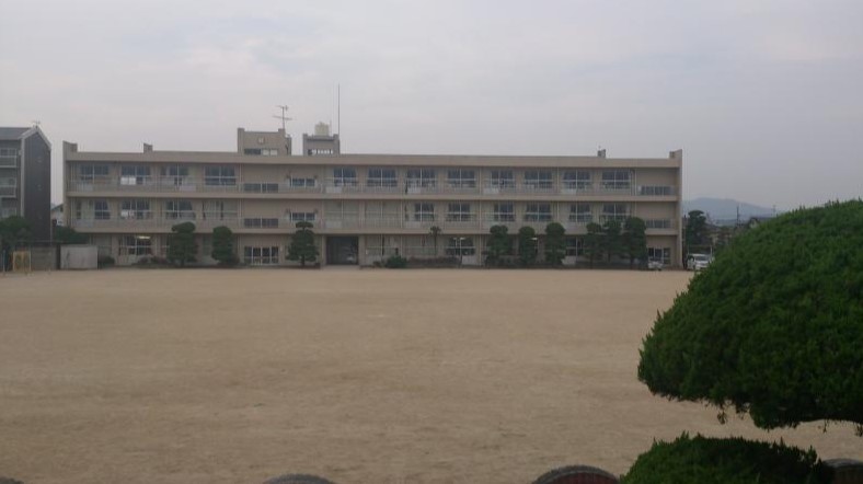 小学校　福山市立松永小学校（小学校）まで686m