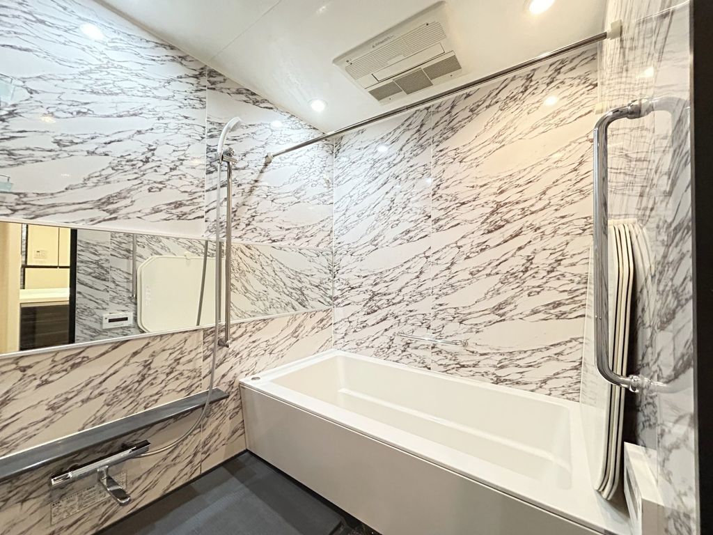 バス・シャワールーム　浴室