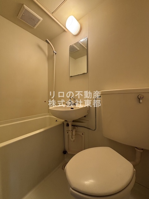 バス・シャワールーム　バストイレが一緒になってるとお掃除がしやすいです♪