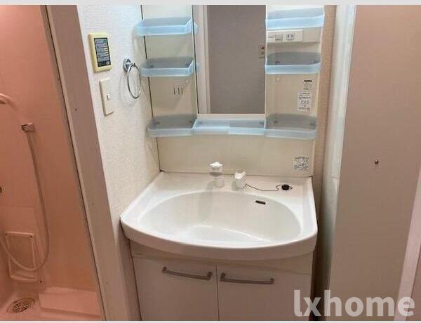 洗面設備　コンパクトで使いやすい洗面所