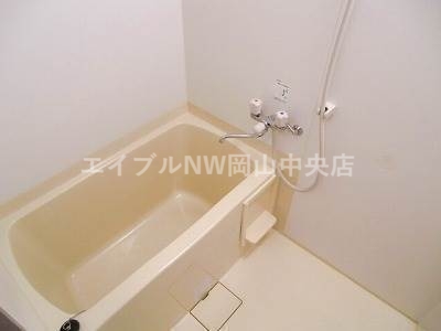 バス・シャワールーム　バスルーム