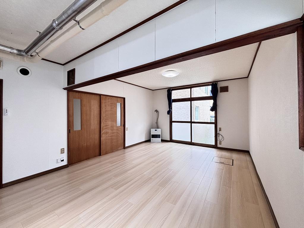 本間マンションBの居間写真