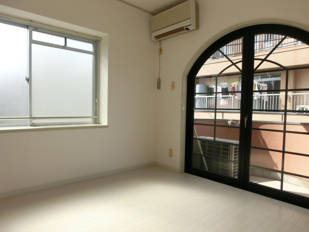 居室・リビング　※写真別のお部屋のものです。現況を優先させて頂きます。