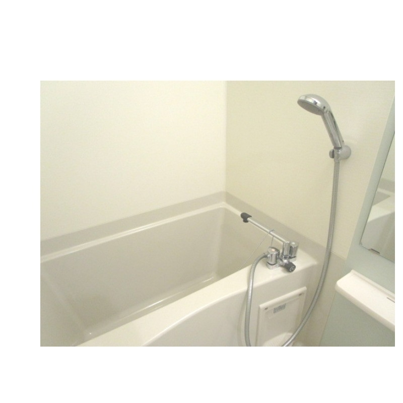 バス・シャワールーム　お風呂とトイレは別です。