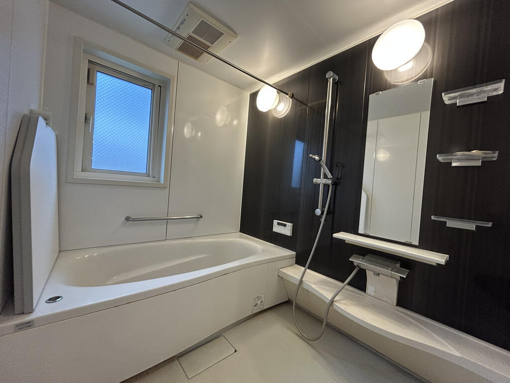 バス・シャワールーム　マスターベッドルームに附属した浴室
