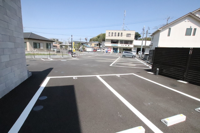 駐車場　【空要確認】敷地内駐車場