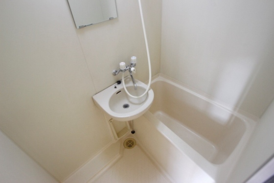 洗面設備　※別の部屋の写真です。